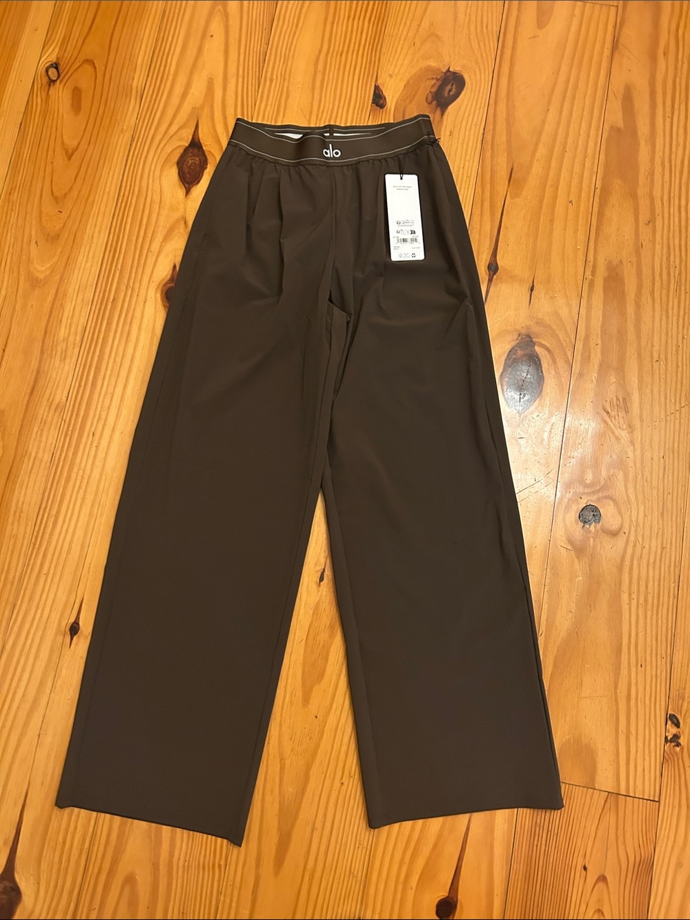 ALO Yoga Men's Wide-Leg Pants in Dark Brown